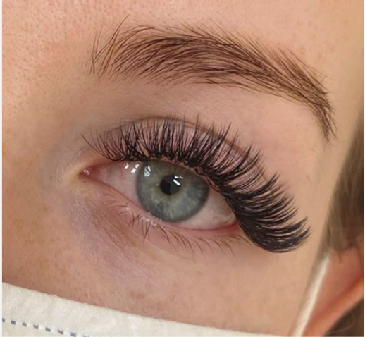 Want Luxurious Lashes? Discover the Magic of Lash Extensions!