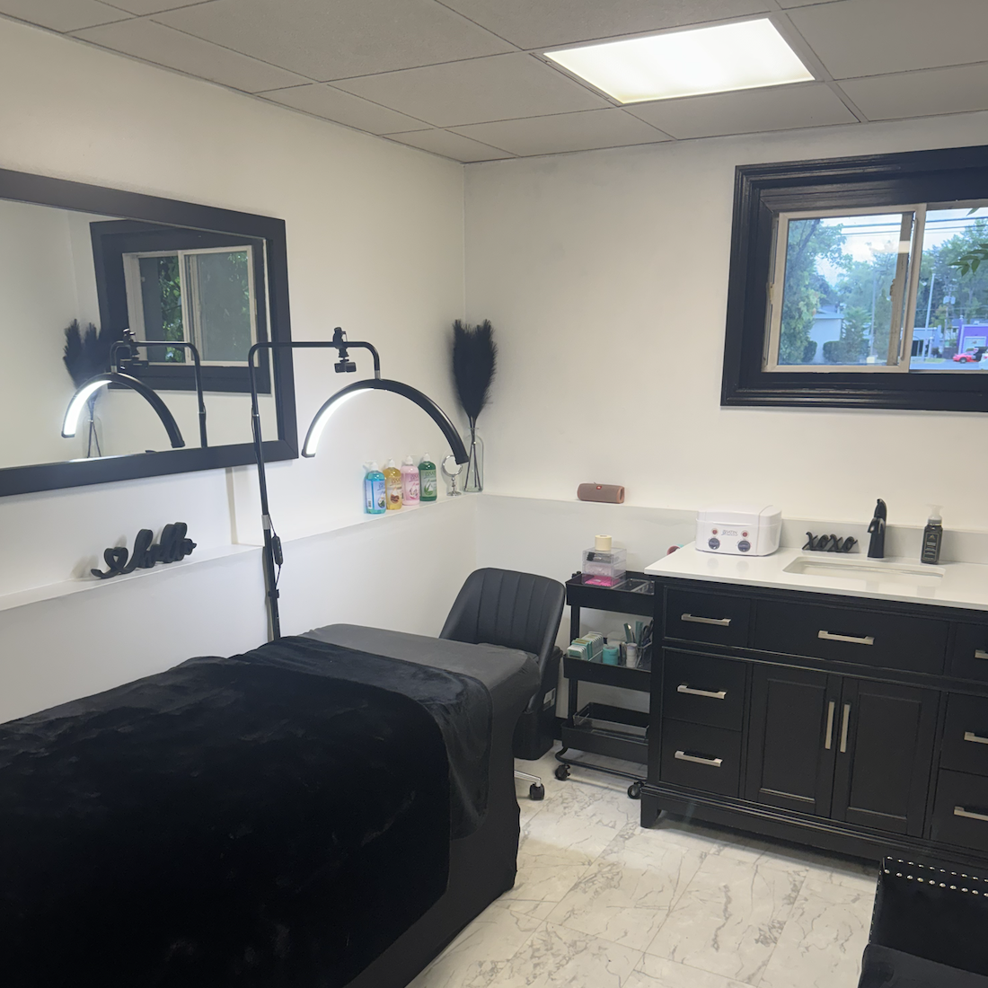 Lash Suite alt
